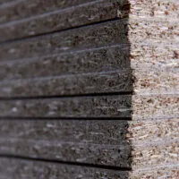 Set in the manufacture of chipboard