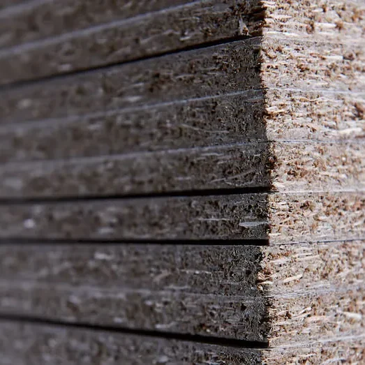 Set in the manufacture of chipboard